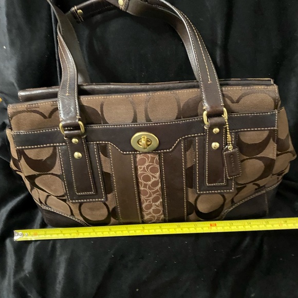 Coach Vintage Hampton Handbag - Picture 4 of 12